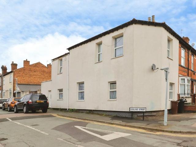 5 bedroom end of terrace house for sale