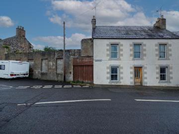 5 bedroom end of terrace house for sale