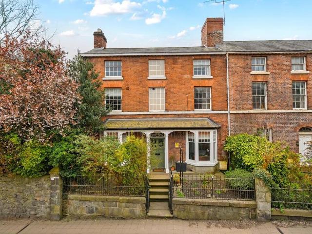5 bedroom end of terrace house for sale