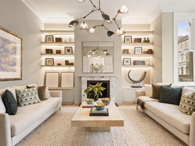 5 bedroom end of terrace house for sale