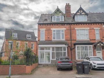 5 bedroom end of terrace house for sale