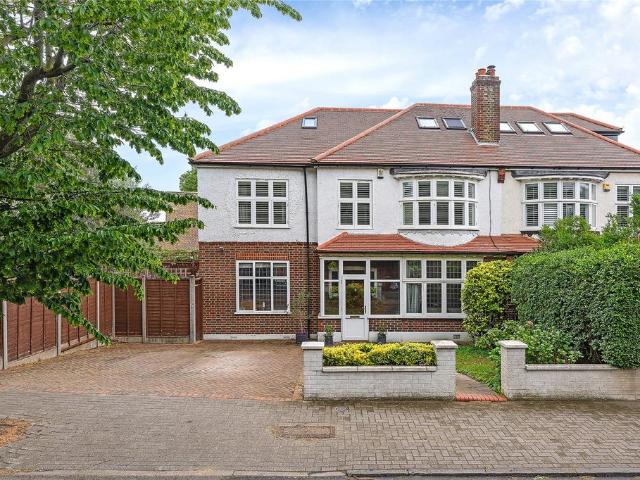 5 bedroom end of terrace house for sale