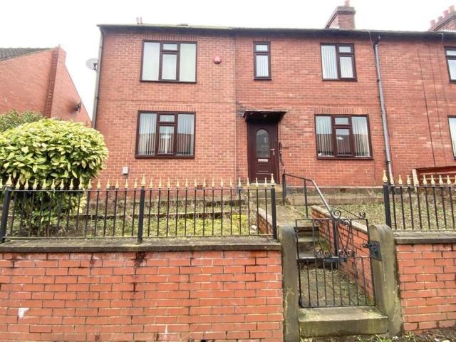 5 bedroom end of terrace house for sale