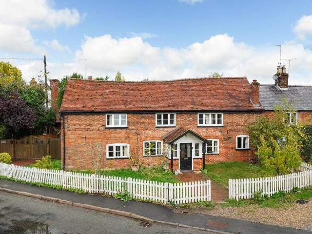 5 bedroom end of terrace house for sale