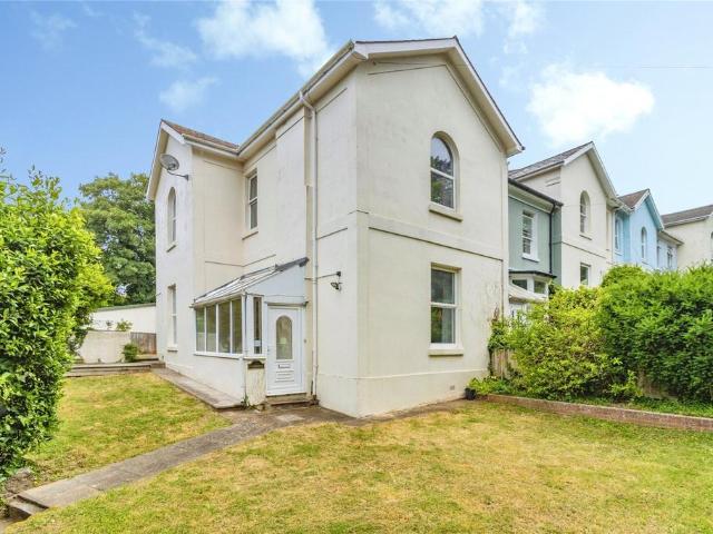 5 bedroom end of terrace house for sale