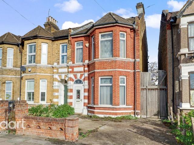 5 bedroom end of terrace house for sale