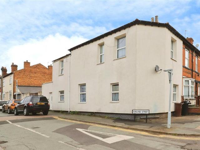 5 bedroom end of terrace house for sale