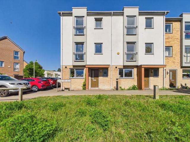 5 bedroom semi detached house for sale