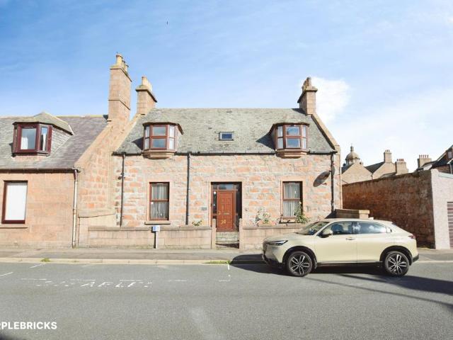 5 bedroom end of terrace house for sale
