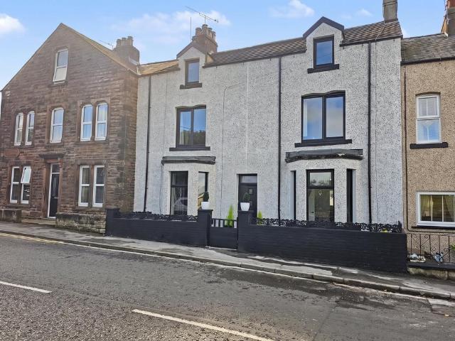 5 bedroom end of terrace house for sale