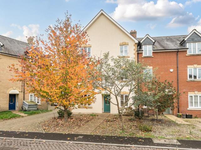 5 bedroom end of terrace house for sale