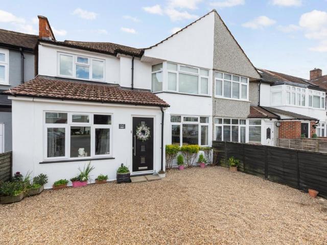 5 bedroom end of terrace house for sale
