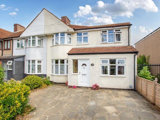 5 bedroom end of terrace house for sale