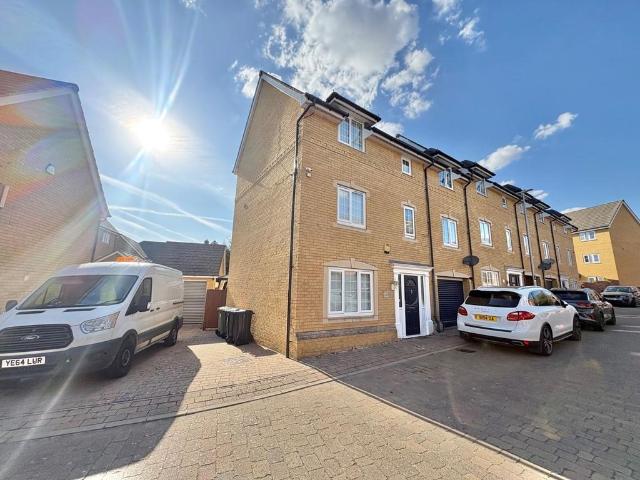 5 bedroom end of terrace house for sale