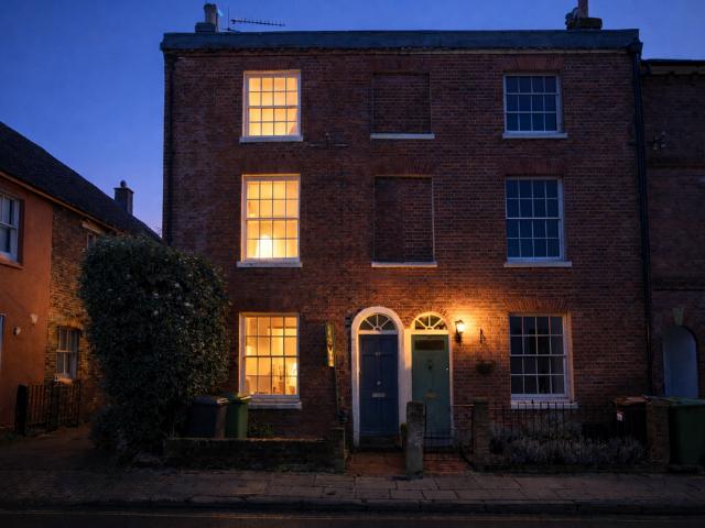 5 bedroom end of terrace house for sale