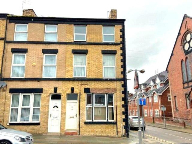 5 bedroom end of terrace house for sale