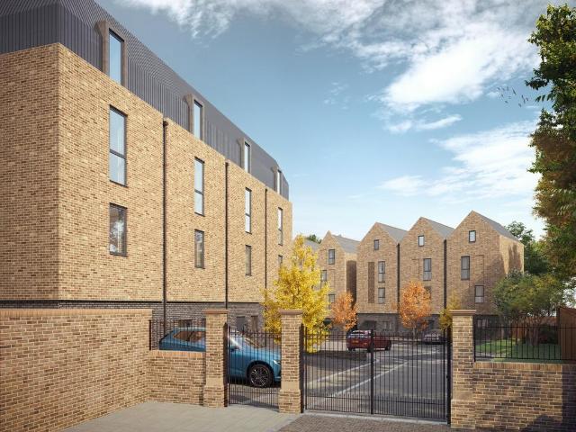 5 bedroom end of terrace house for sale