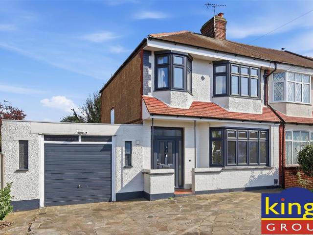 5 bedroom end of terrace house for sale