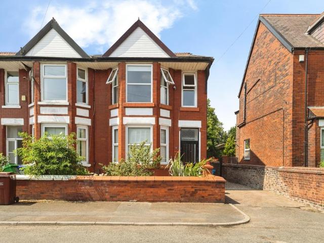 5 bedroom end of terrace house for sale