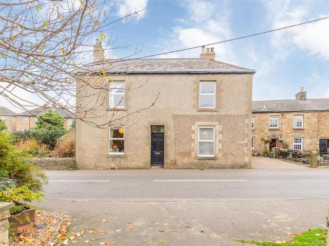 5 bedroom end of terrace house for sale
