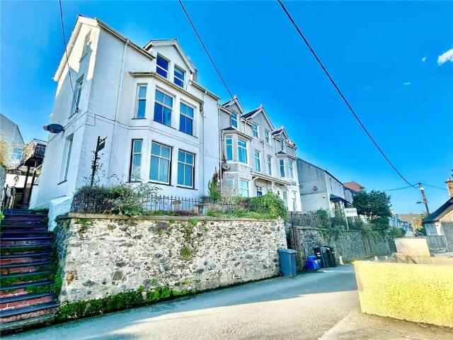 5 bedroom end of terrace house for sale