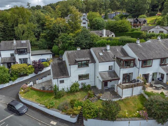 5 bedroom end of terrace house for sale