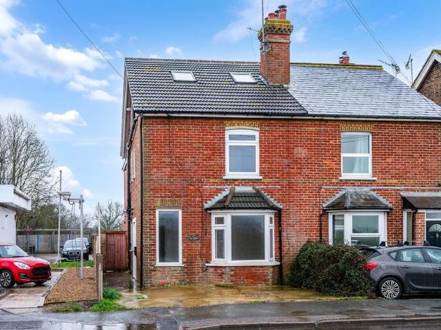 5 bedroom end of terrace house for sale