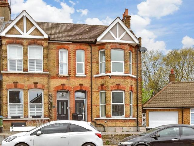 5 bedroom end of terrace house for sale