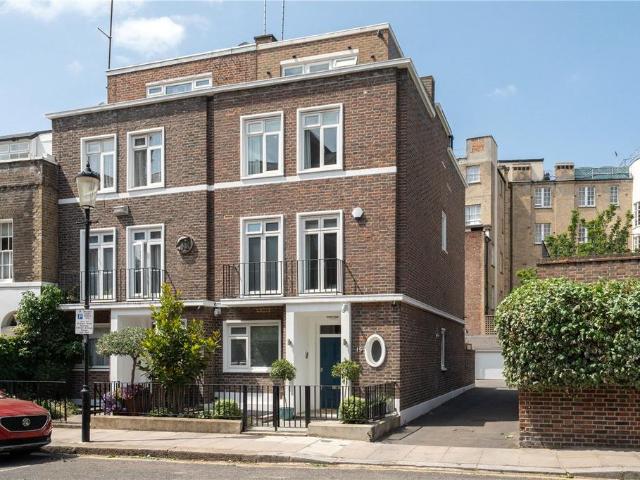 5 bedroom end of terrace house for sale
