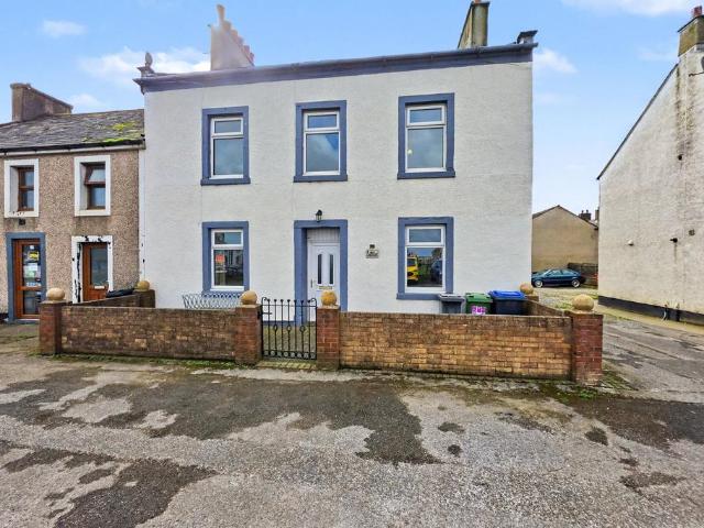 5 bedroom end of terrace house for sale