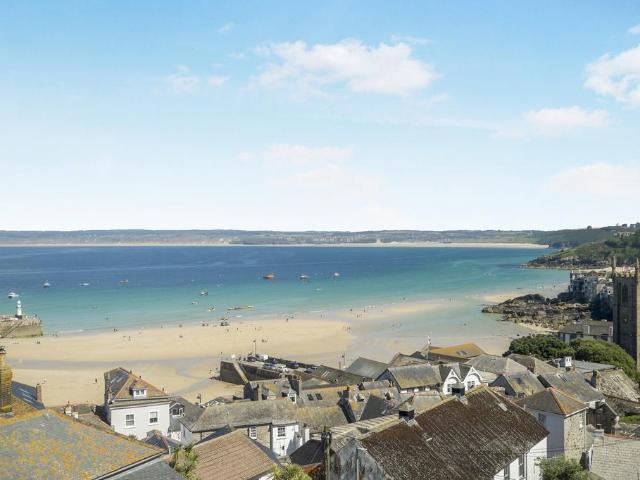 5 bedroom terraced house for sale