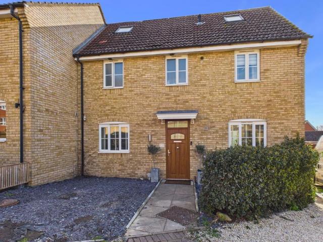 5 bedroom end of terrace house for sale