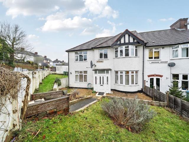 5 bedroom end of terrace house for sale