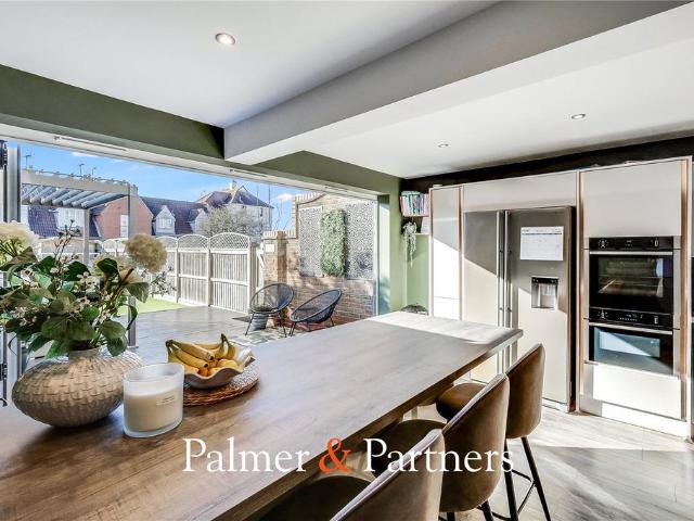 5 bedroom end of terrace house for sale