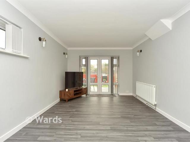 5 bedroom end of terrace house for sale