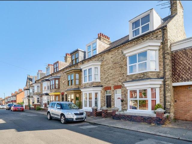 5 bedroom end of terrace house for sale