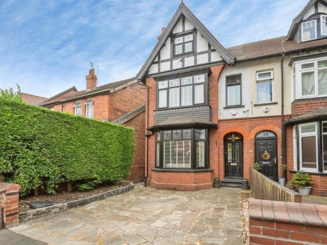 5 bedroom end of terrace house for sale