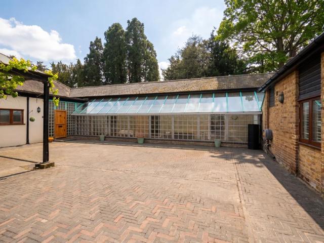 5 bedroom house for sale