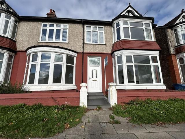 5 bedroom end of terrace house for sale
