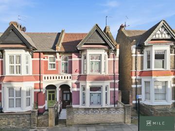 5 bedroom end of terrace house for sale