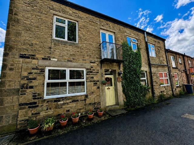 5 bedroom end of terrace house for sale