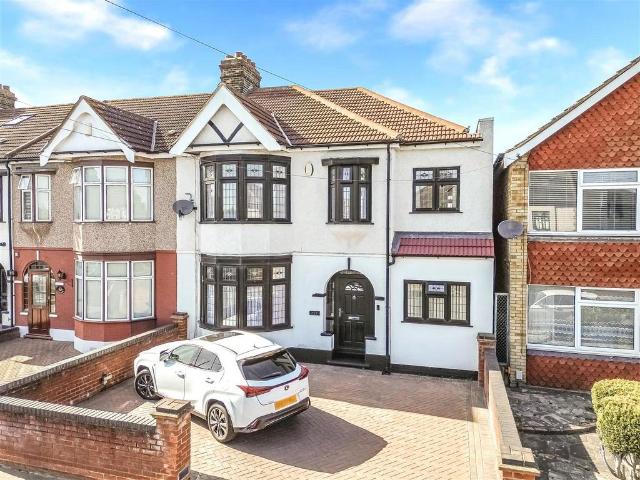 5 bedroom end of terrace house for sale