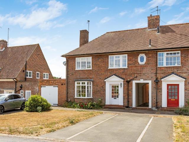 5 bedroom end of terrace house for sale
