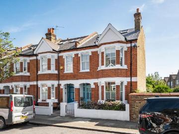 5 bedroom end of terrace house for sale