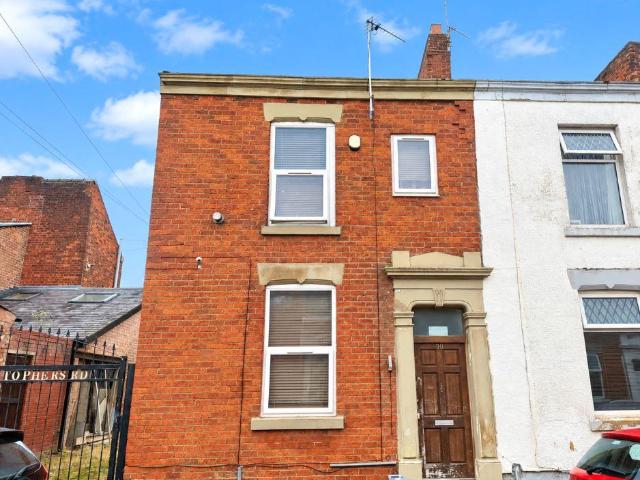 5 bedroom end of terrace house for sale
