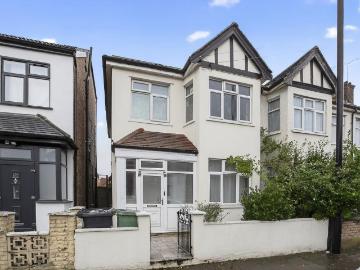 5 bedroom end of terrace house for sale