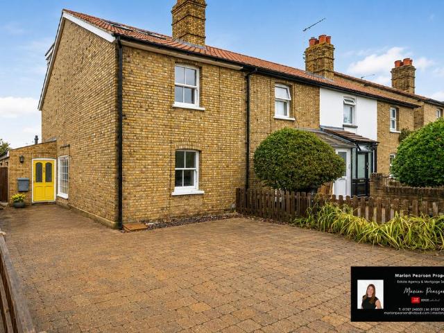 5 bedroom end of terrace house for sale