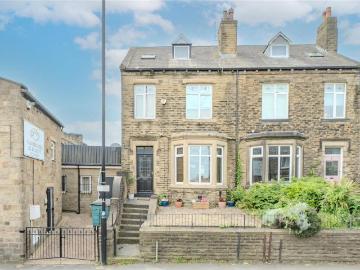 5 bedroom end of terrace house for sale