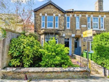 5 bedroom end of terrace house for sale