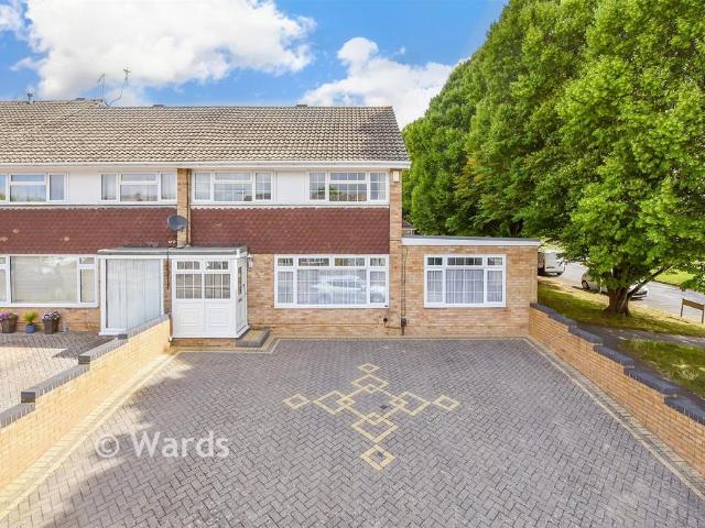 5 bedroom end of terrace house for sale